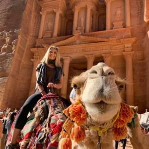 Meet your Posher, Dana